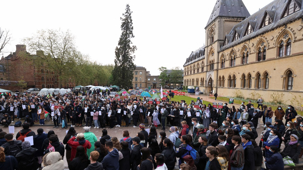 Oxford ve Cambridge öğrencileri de 'Filistin' eylemlerine katıldı