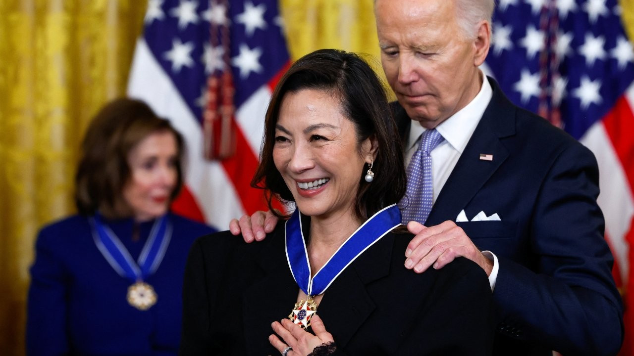 Oscar ödüllü oyuncu Michelle Yeoh'a özgürlük madalyası