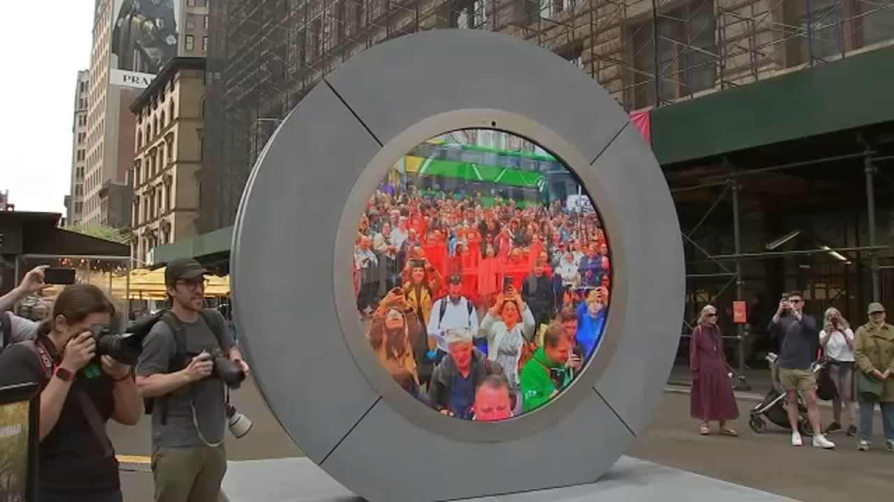 New York'u Dublin'e bağlayan 'portal' açıldı