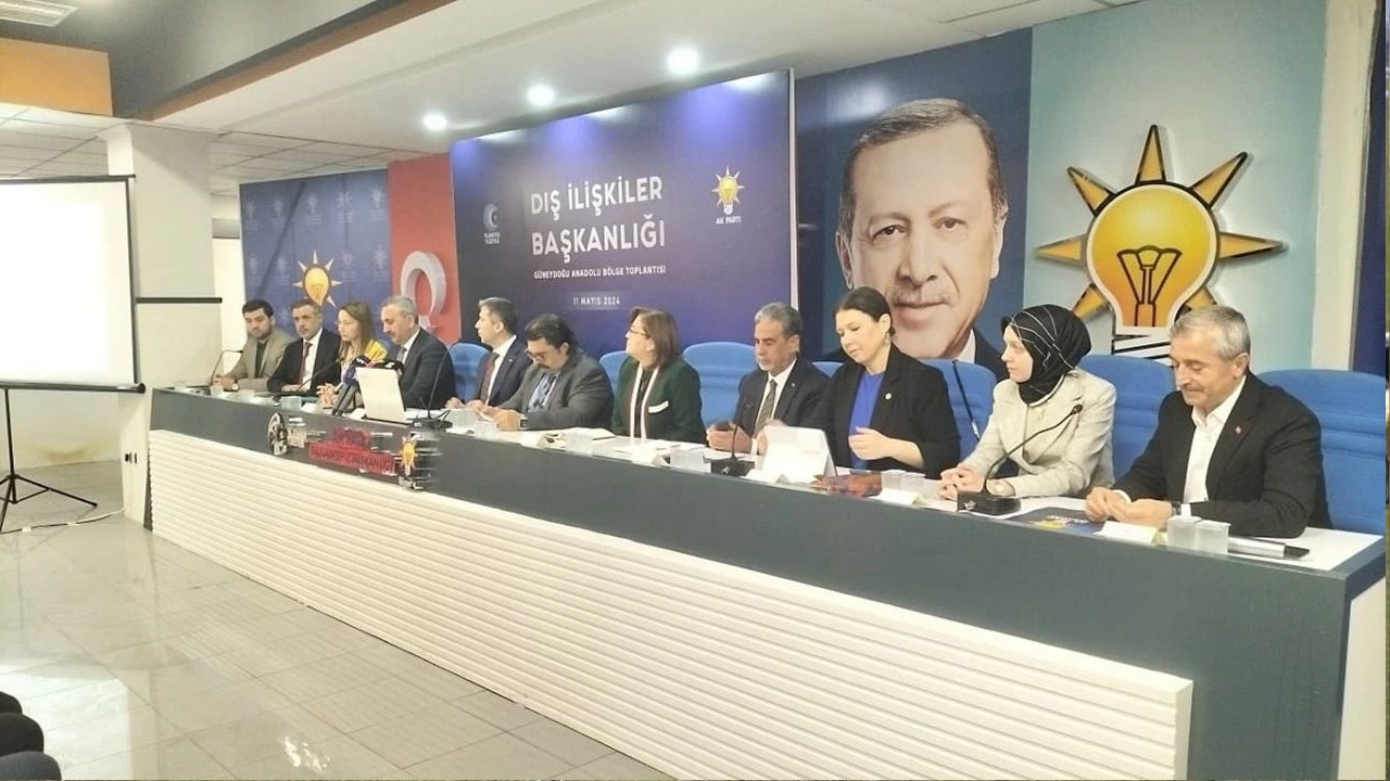 AK Parti Genel Başkan Yardımcısı Sırakaya: Kimlik siyasetini değil birlik siyasetini benimsiyoruz