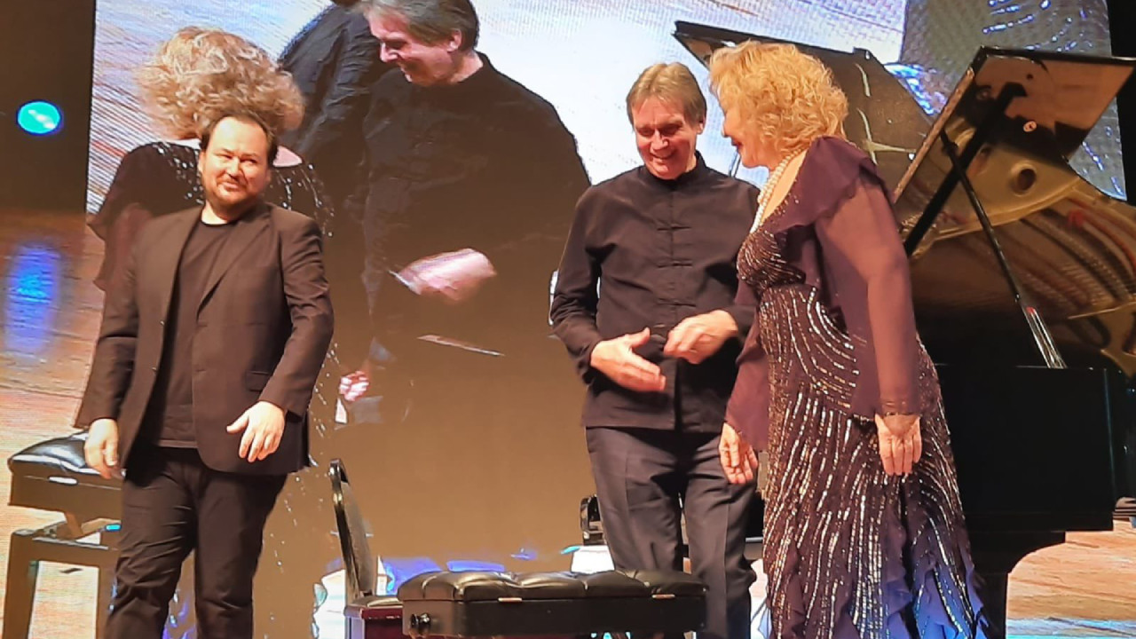 İzmir'de Gülsin Onay Piyano Festivali ve Yarışması sürüyor