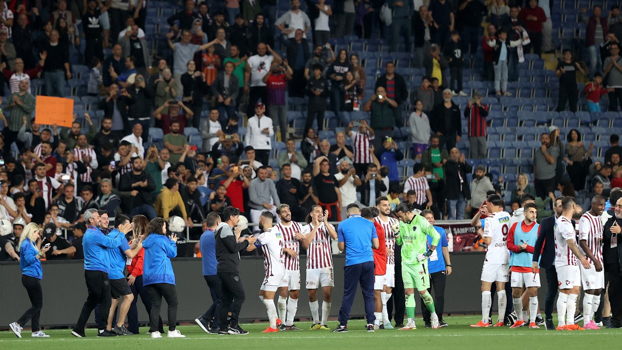 Aynı saatte 10 maç: Süper Lig'de düşme hattı karıştı