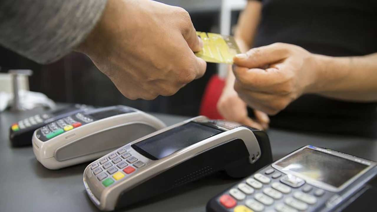 Kredi kartı borçlarında alarm: Üçe katlandı