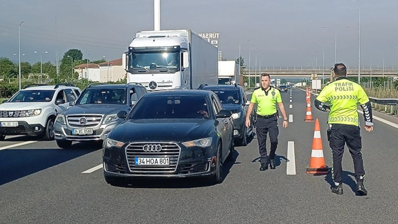 Anadolu Otoyolu'nun Düzce-Kaynaşlı arası 5 gün trafiğe kapandı