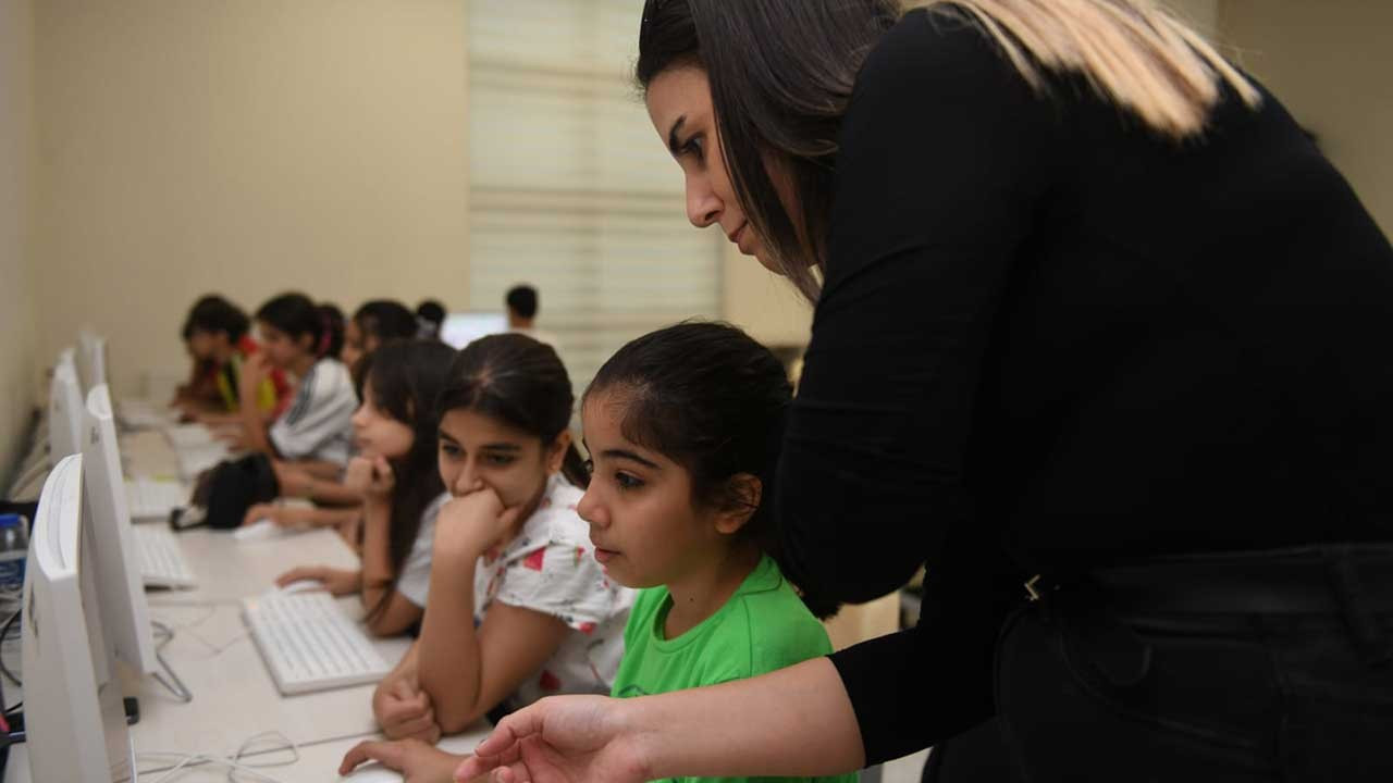 Yenişehir Belediyesi'nden çocuklara ücretsiz robotik kodlama kursu