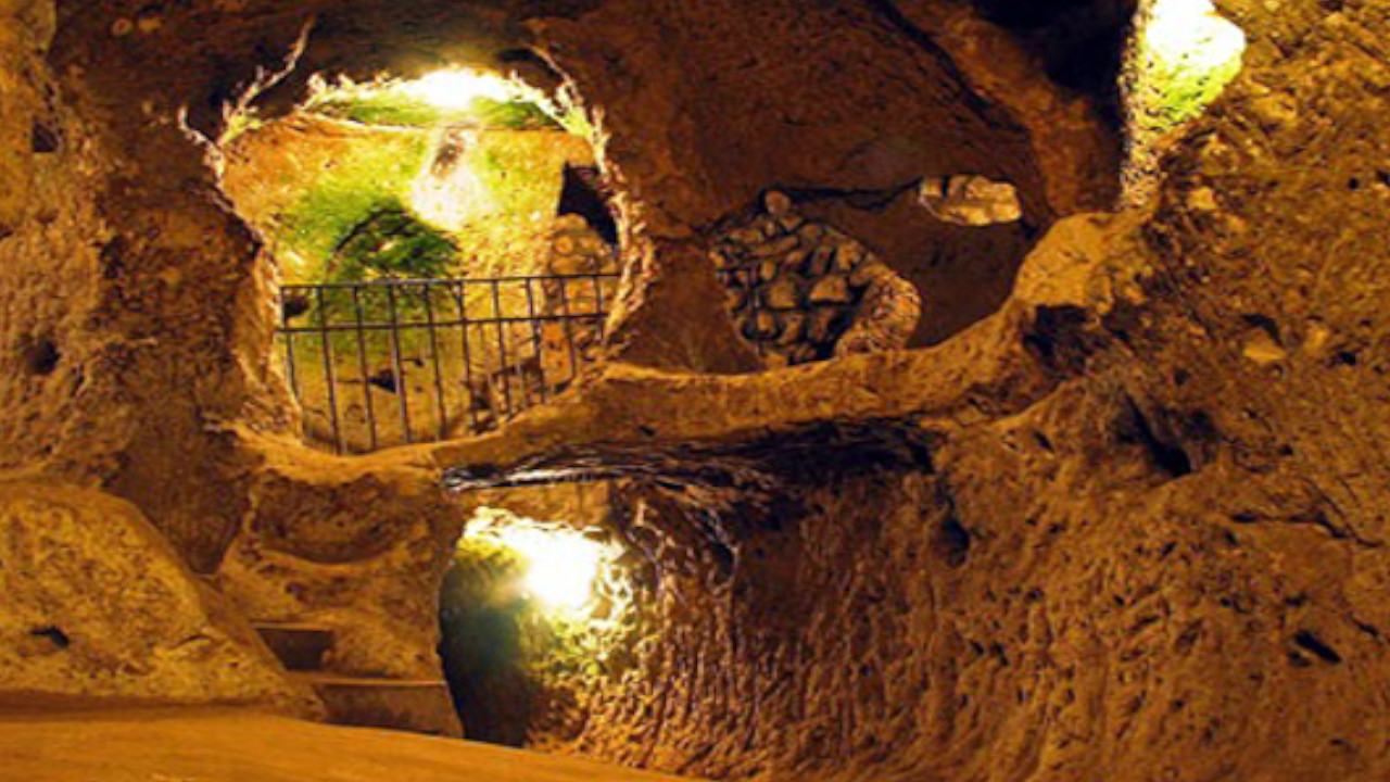 1700 yıllık yeraltı şehri kapatıldı: 'Çökme riski var'