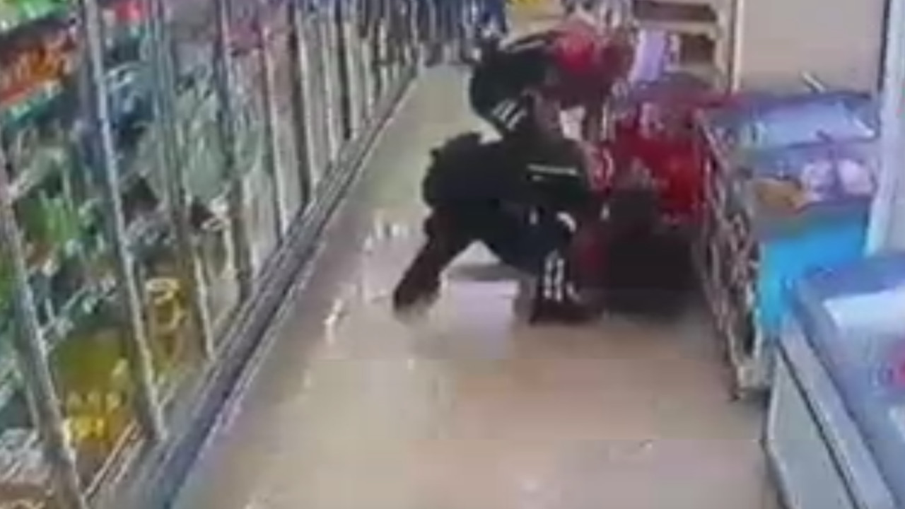 Polisten kaçmak için girdiği markette yakalandı