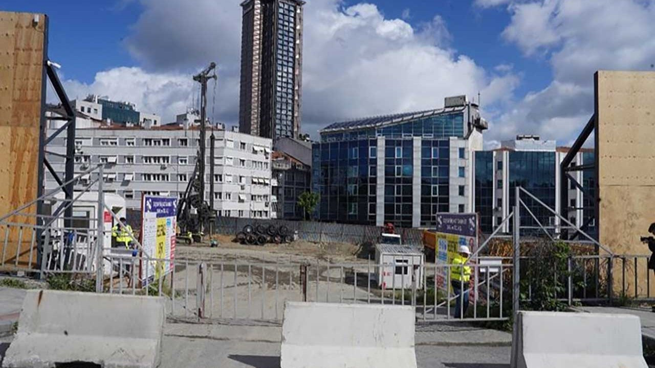 Murat Kurum rezerv alan ilan etti, İBB beton bariyerlerle kapattı