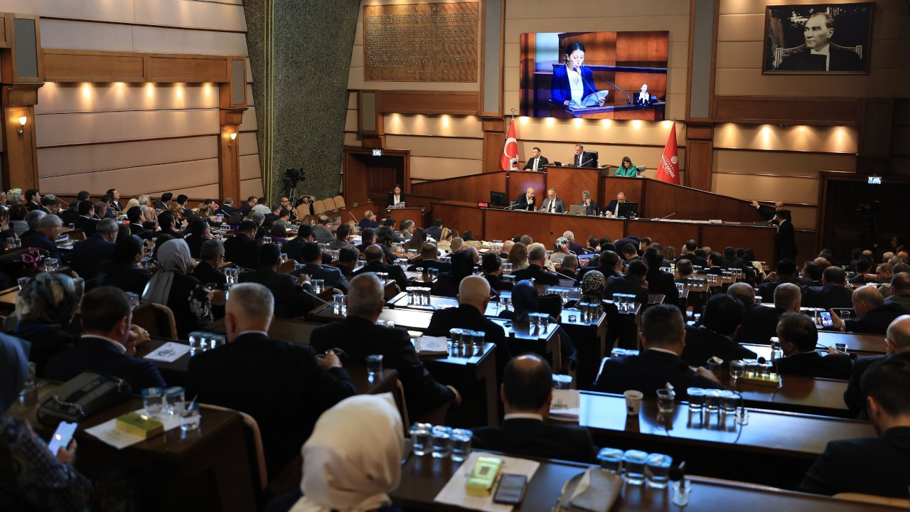 İBB mülklerinin TÜGVA ve AK Partili belediyelere tahsisi iptal edildi