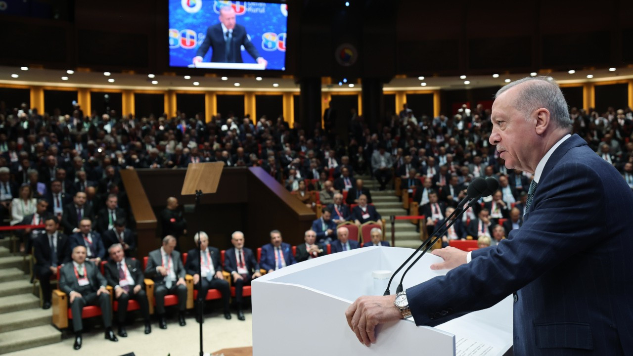 Cumhurbaşkanı Erdoğan duyurdu: Oda ve borsa başkanlarına yeşil pasaport verilecek