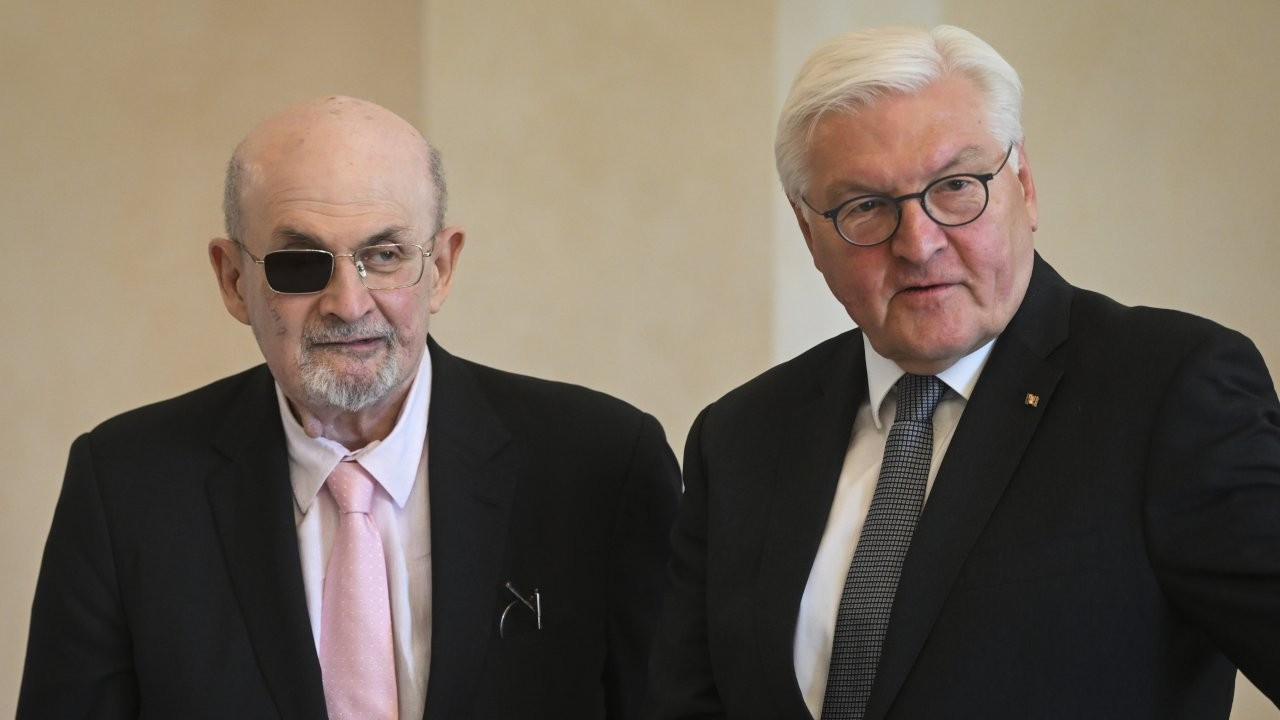 Salman Rüşdi, Almanya Cumhurbaşkanı Steinmeier'i ziyaret etti