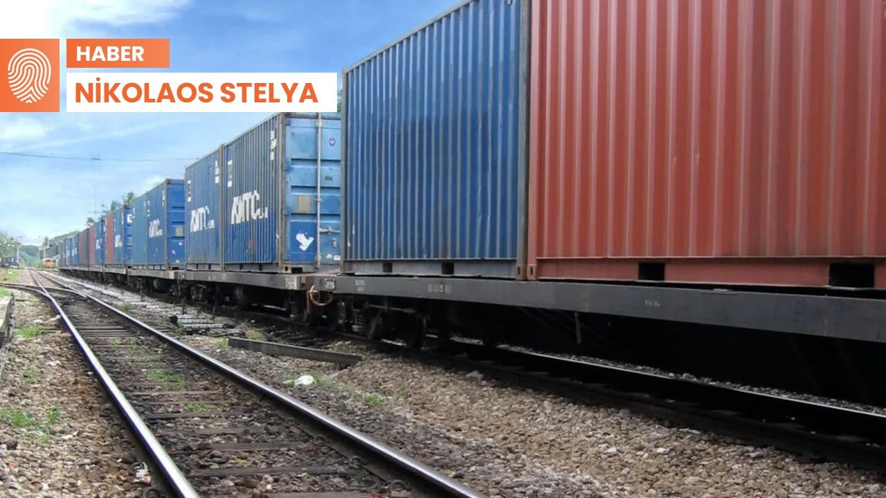 Yunanistan'dan Ukrayna'ya 250 konteynerlik askeri sevkiyat
