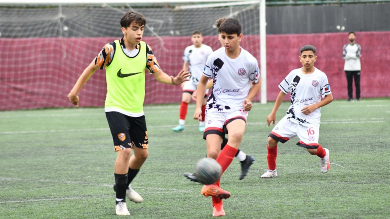 Çiğli’de 19 Mayıs etkinlikleri futbol turnuvasıyla başladı