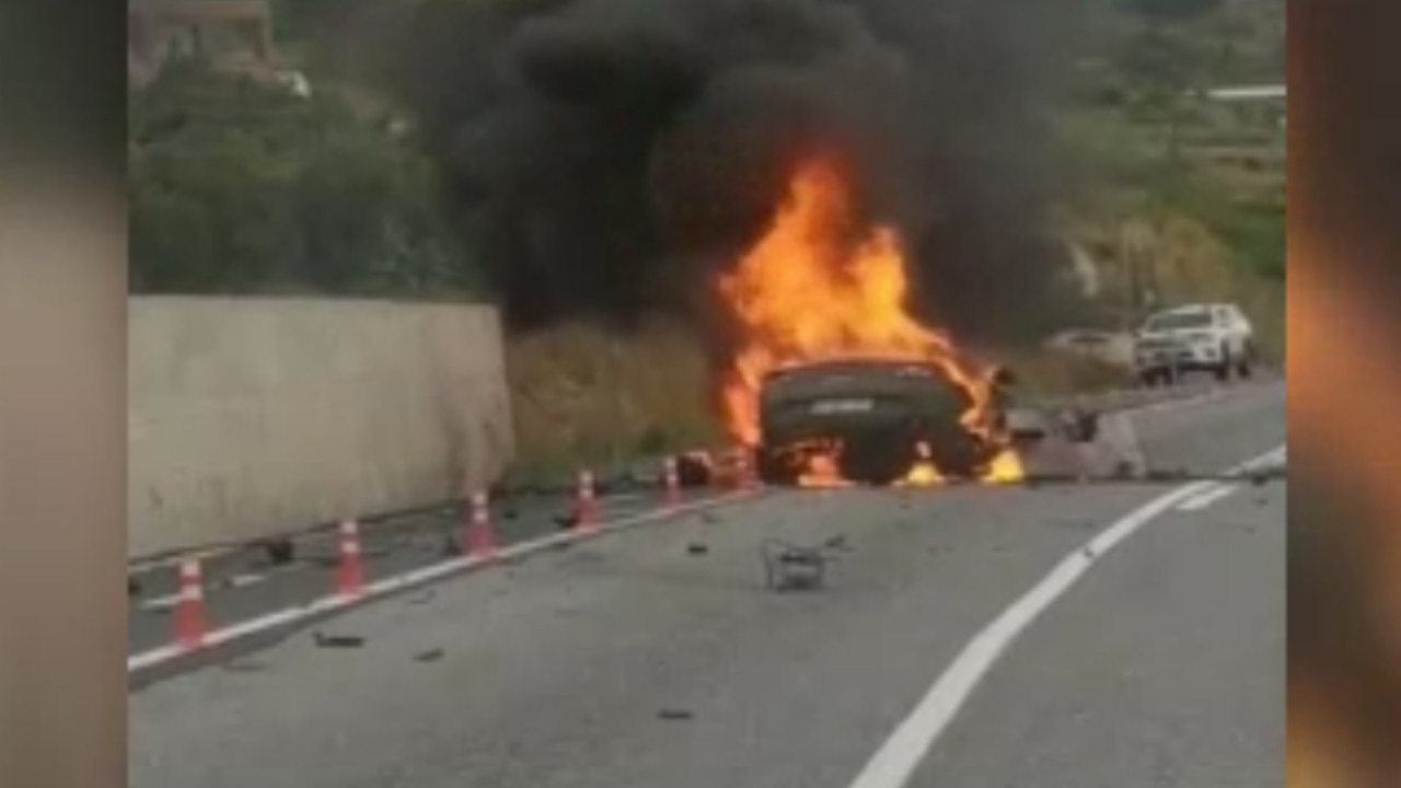 Antalya'da turistlerin kullandığı araç yandı: 2 ölü