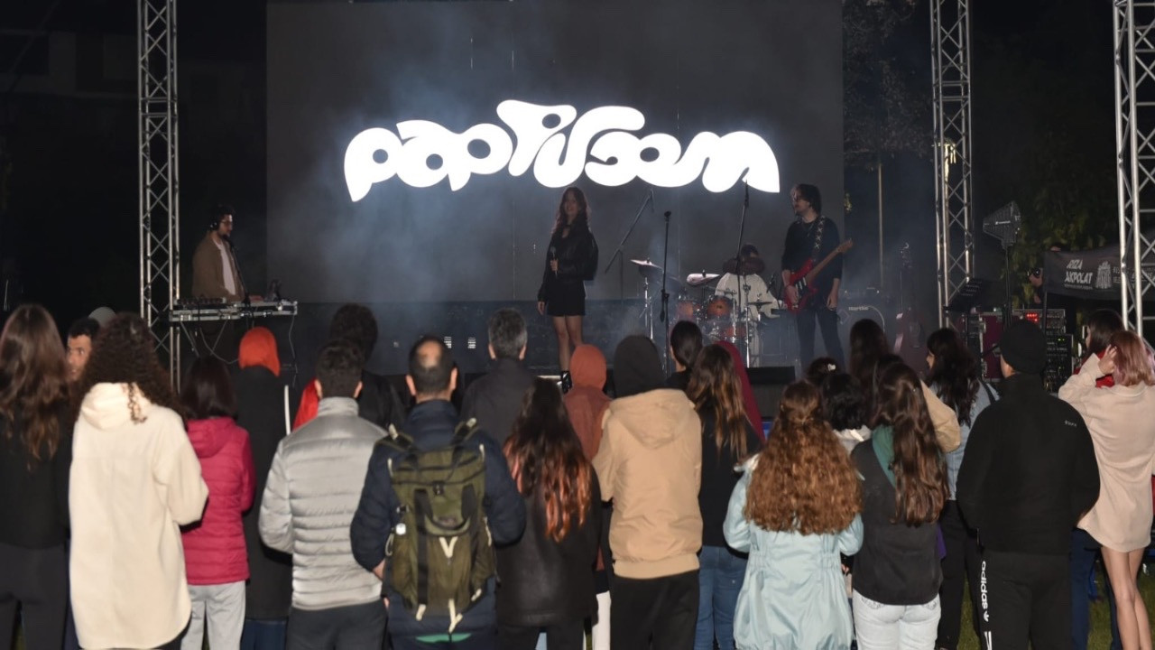 Beşiktaş Gençlik Festivali'nde 3. gün: Goss ve Paptircem sahnedeydi