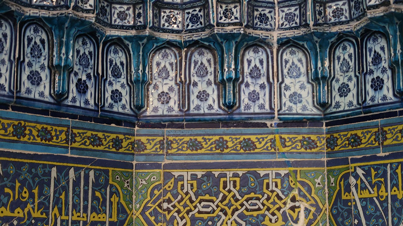 Edirne'deki Muradiye Camii çinileri ve kalem işleri özenle korunuyor