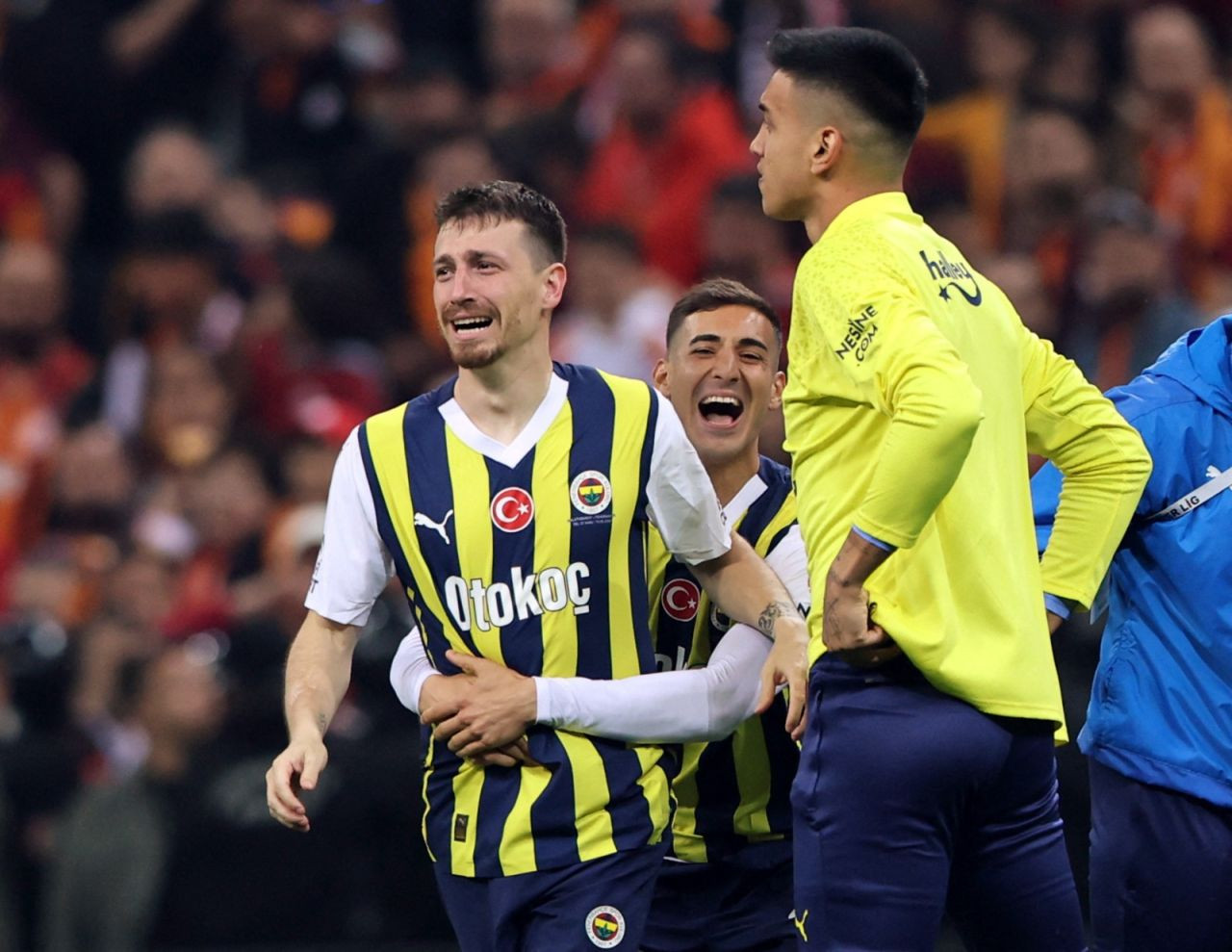 Galatasaray-Fenerbahçe maçı gergin başladı gergin bitti - Sayfa 4