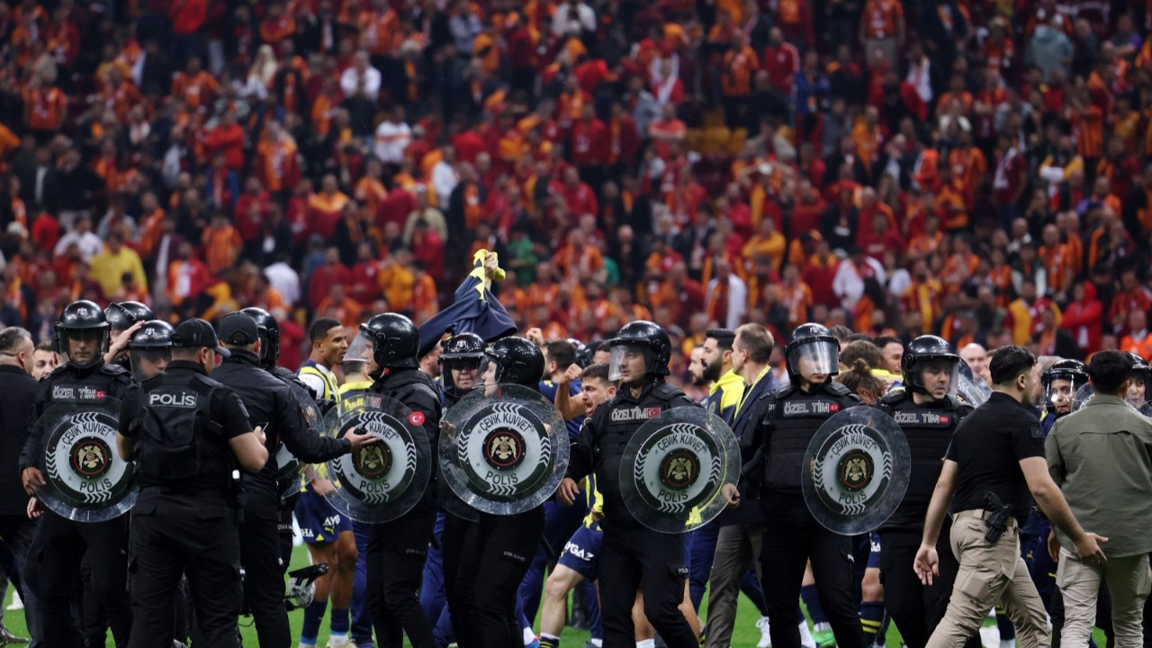 Galatasaray-Fenerbahçe maçı gergin başladı gergin bitti