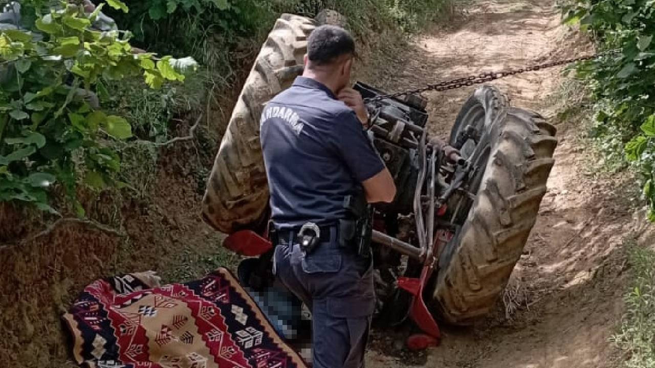 Sakarya'da devrilen traktörün altında kalan sürücü öldü