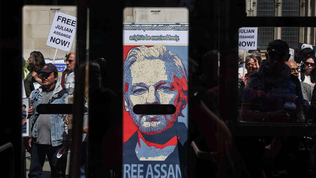 Yüksek Mahkeme'den Julian Assange'a ABD'ye karşı temyiz izni
