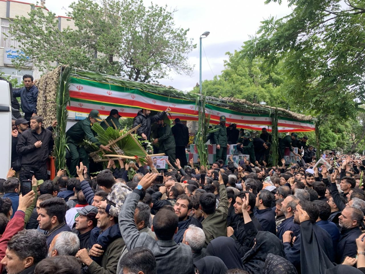 İran'da helikopter kazasının ardından Reisi ve Abdullahiyan için tören - Sayfa 2