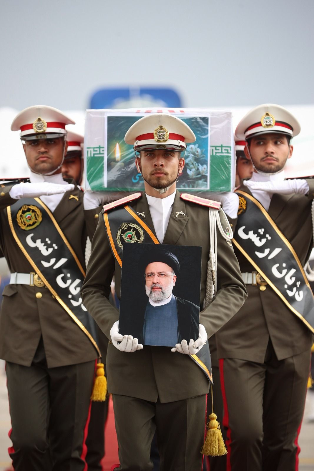 İran Cumhurbaşkanı Reisi’nin cenazesi Tahran’a getirildi - Sayfa 3