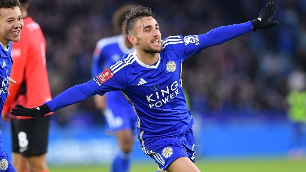 Yunus Akgün, Leicester City'den ayrıldı