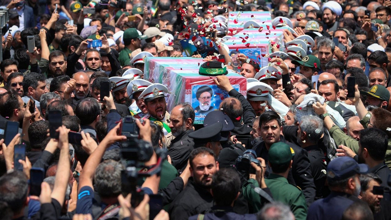 İran Cumhurbaşkanı Reisi'nin naaşı Meşhed'de