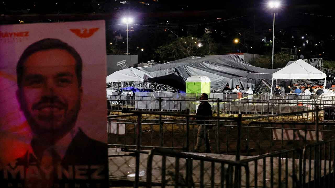 Meksika'da seçim mitinginde sahne çöktü: 9 ölü