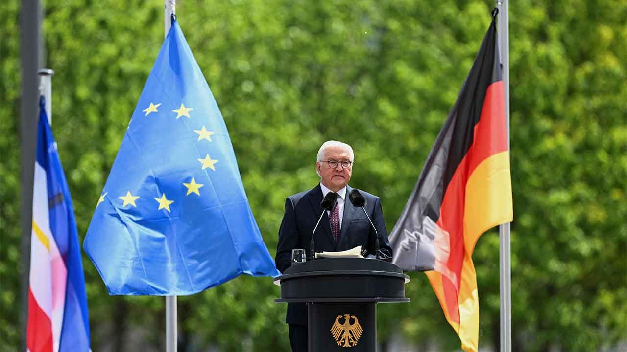 Almanya anayasasının 75'inci yılı: 'Önümüzde daha çetin yıllar var'