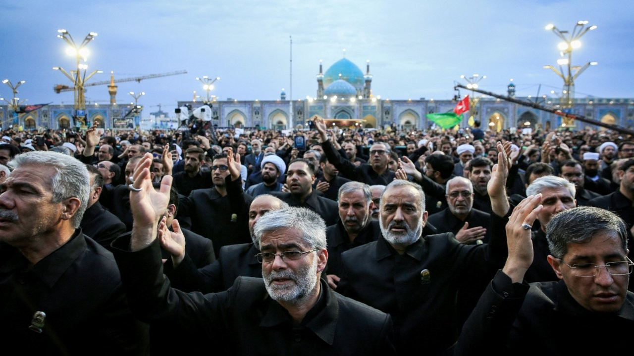İran Cumhurbaşkanı Reisi, Meşhed'de defnedildi: İmam Rıza Türbesi'nden görüntüler