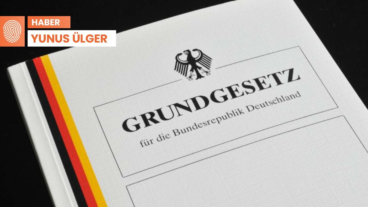 Almanya Anayasası'nın 75. yılı: 'Göçmenler konusunda tek kelime yok'
