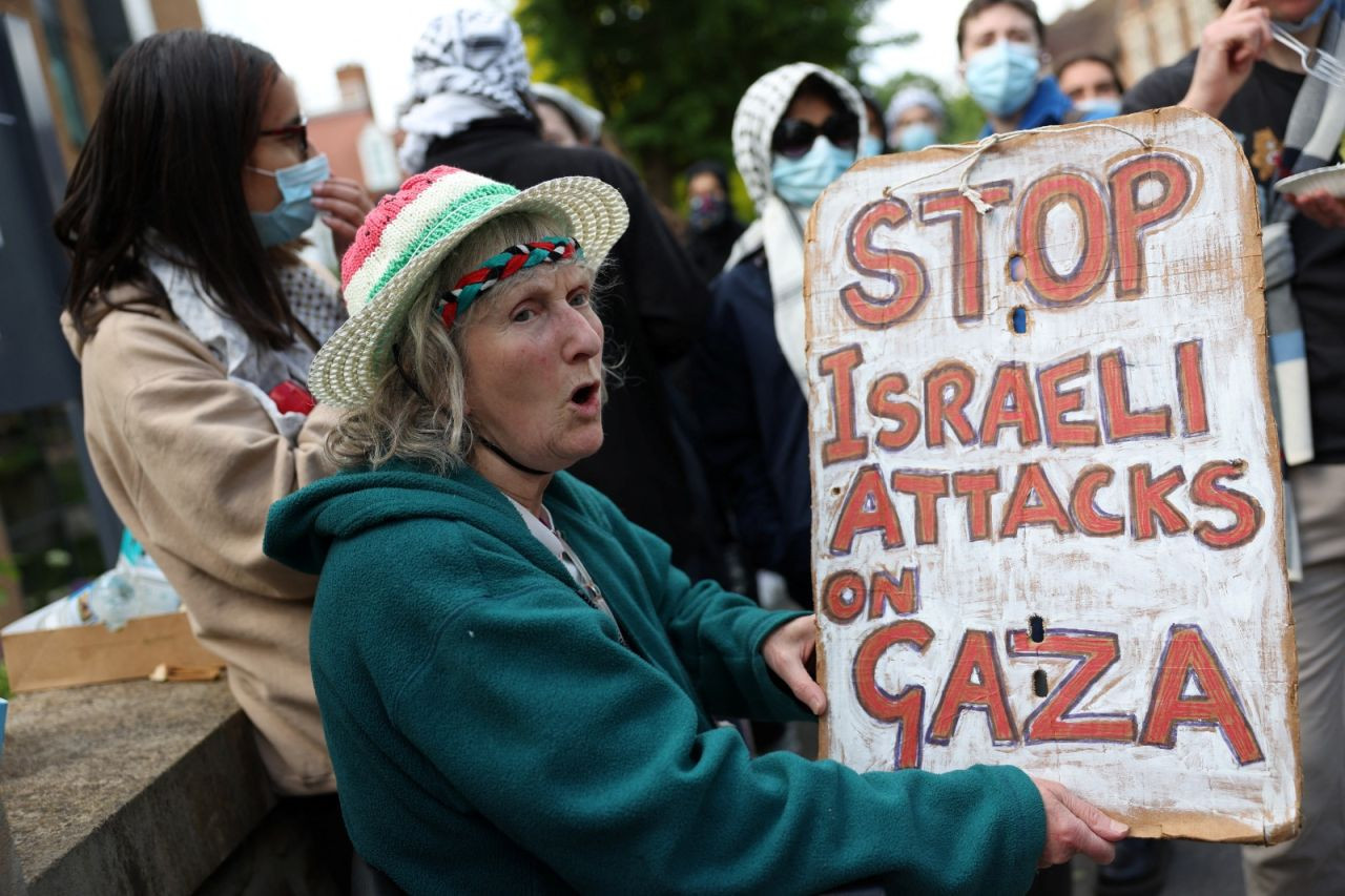 Humboldt ve Oxford'daki Gazze'ye destek eylemlerine polis saldırısı - Sayfa 1