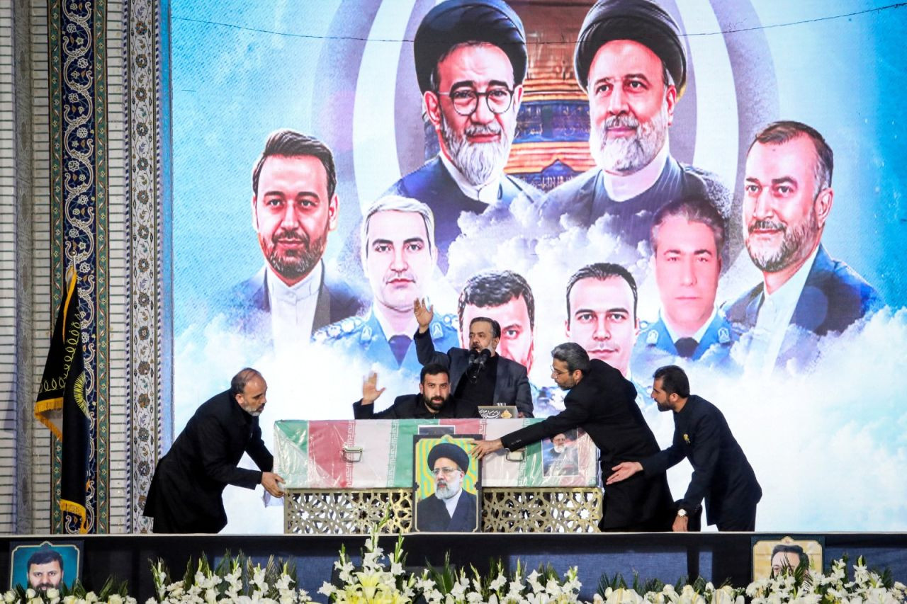 İran Cumhurbaşkanı Reisi, Meşhed'de defnedildi: İmam Rıza Türbesi'nden görüntüler - Sayfa 4