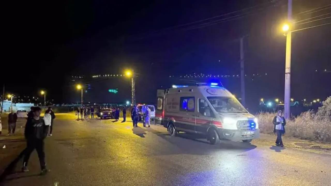 Antep'te iki otomobilin çarpıştığı kazada 7 kişi yaralandı