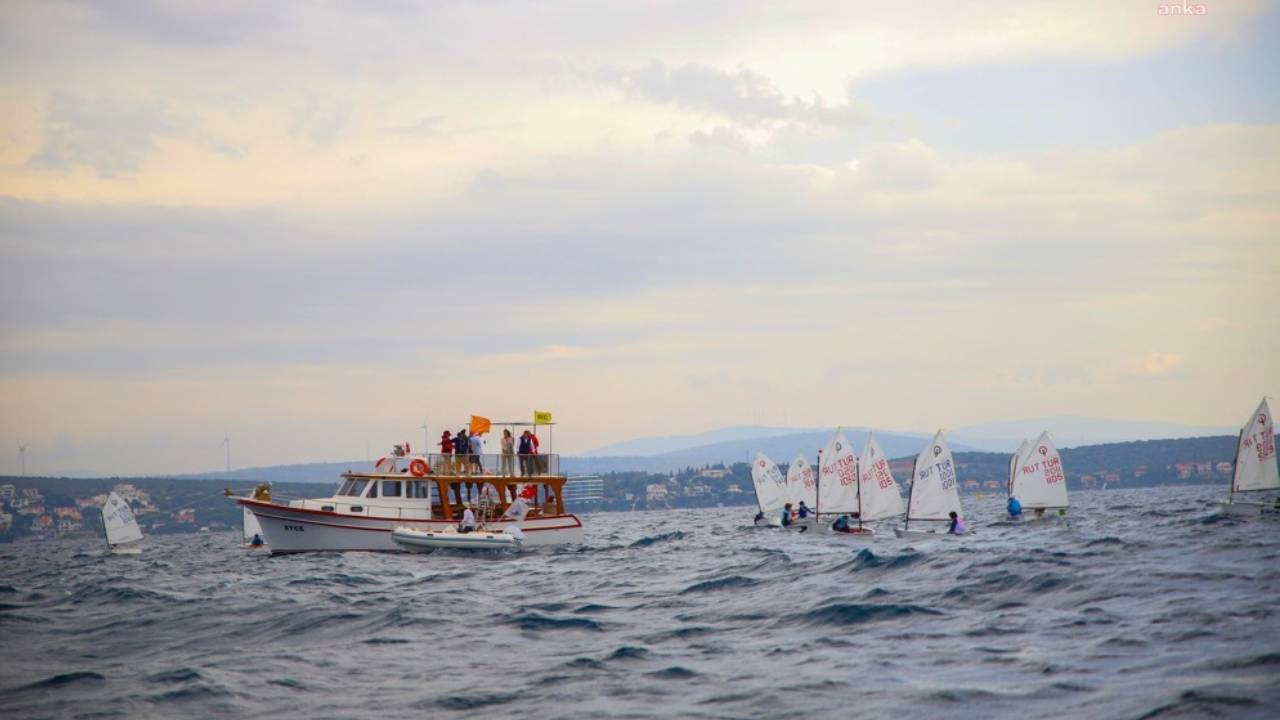 Çeşme’de yelken yarışları başladı