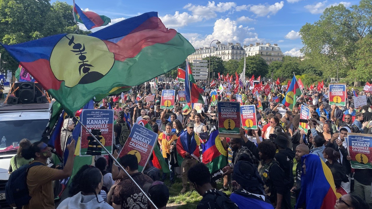 Fransa'da eylemciler Yeni Kaledonya için toplandı
