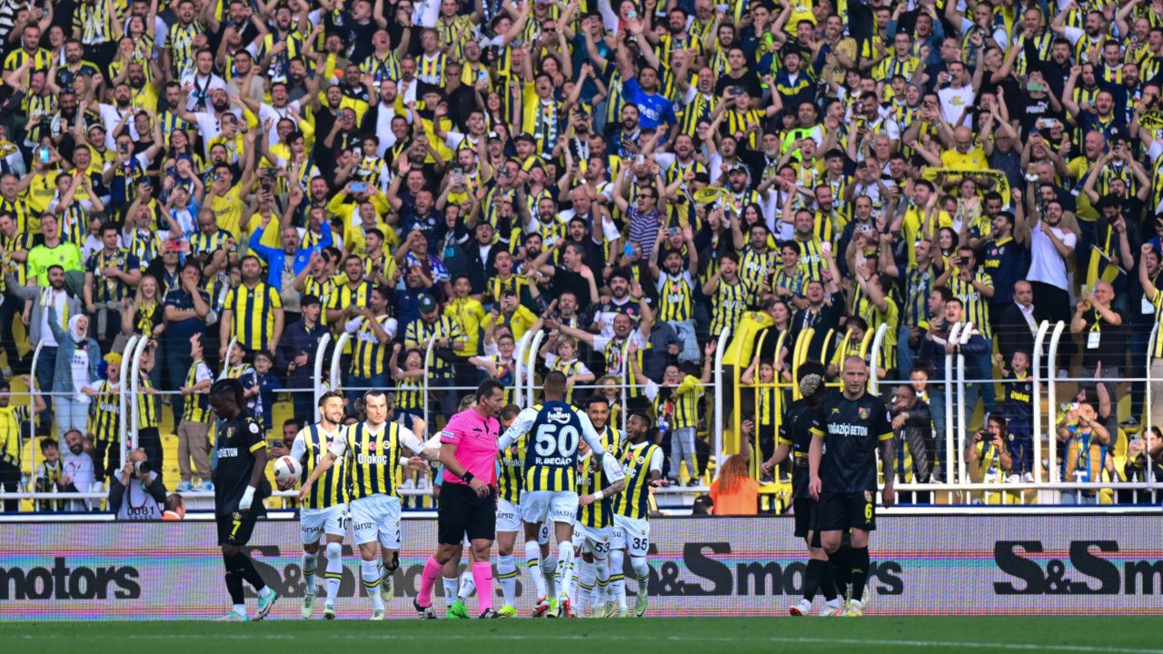 Fenerbahçe Kadıköy'de 6 farkla kazandı
