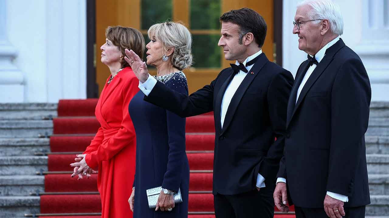 24 yıl sonra ilk: Fransa Cumhurbaşkanı Macron resmi ziyaret için Almanya'da