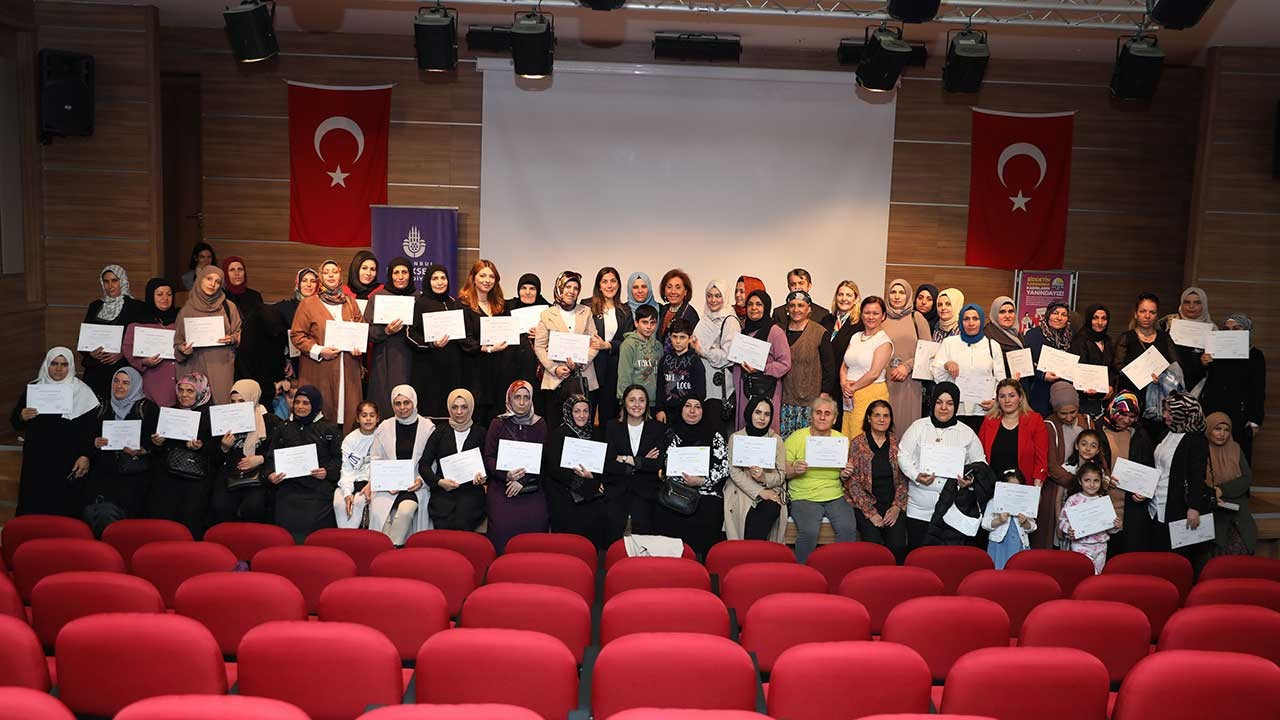 Okur-yazarlık eğitimine katılan 68 kadın sertifikalarını aldı