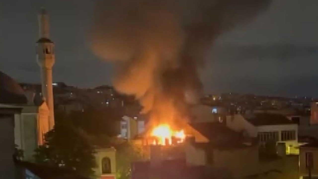  Beyoğlu'nda kafede yangın çıktı