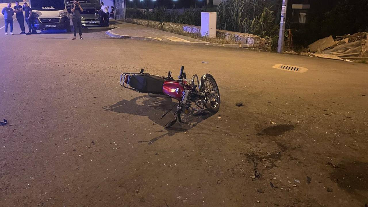 Alanya'da kamyonet ile motosiklet çarpıştı: 1 kişi öldü