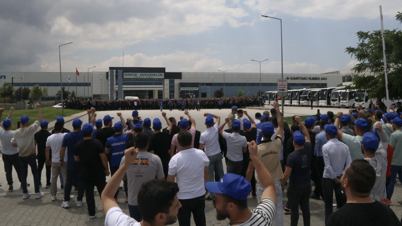 Çankırı'da lastik fabrikası işçileri greve çıktı