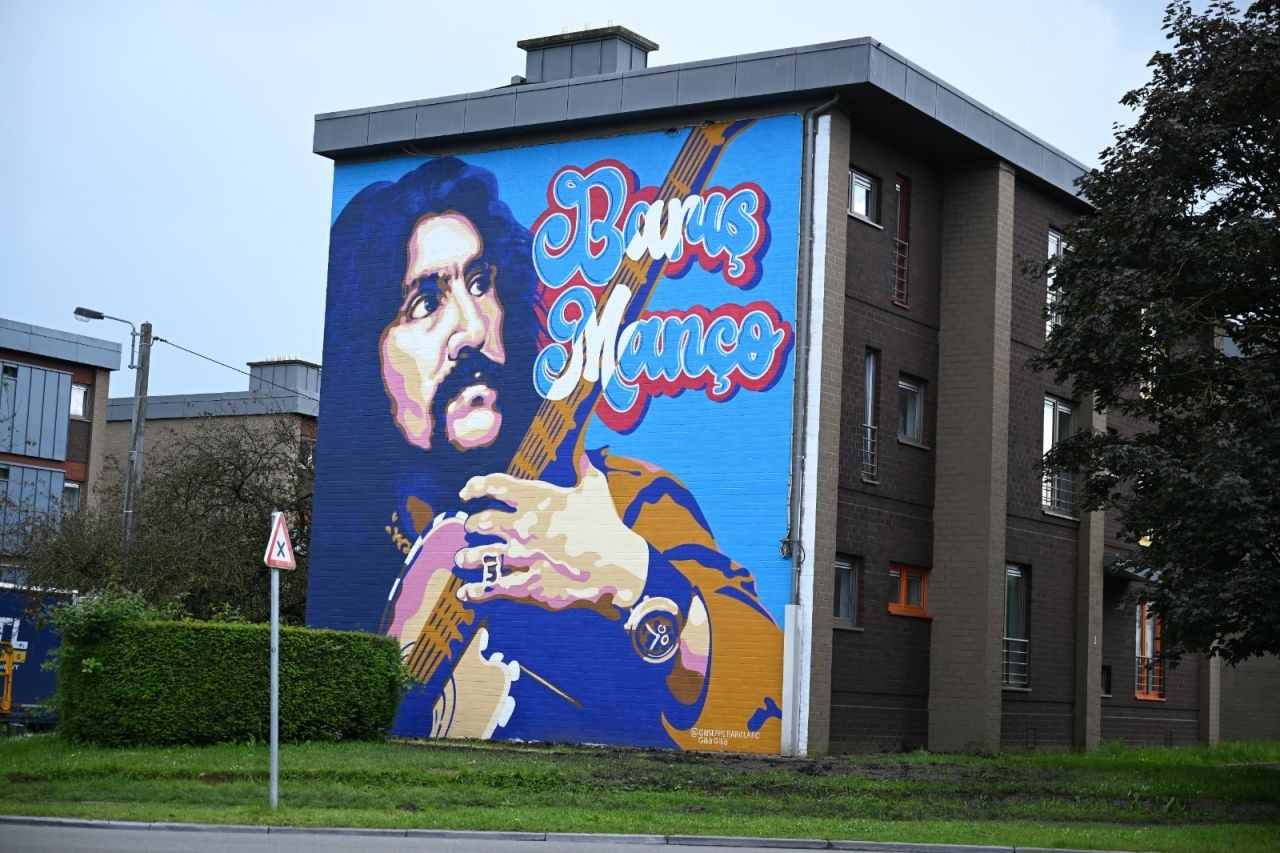 Barış Manço'nun duvar resmi Belçika'da: 'Buradan geçen herkes şarkılarını tanıyacak' - Sayfa 4