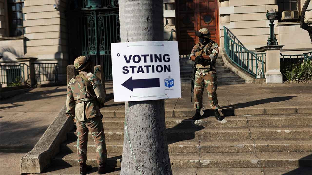 Güney Afrika'da seçim: 30 yıldır iktidarda olan ANC meclis çoğunluğunu kaybediyor