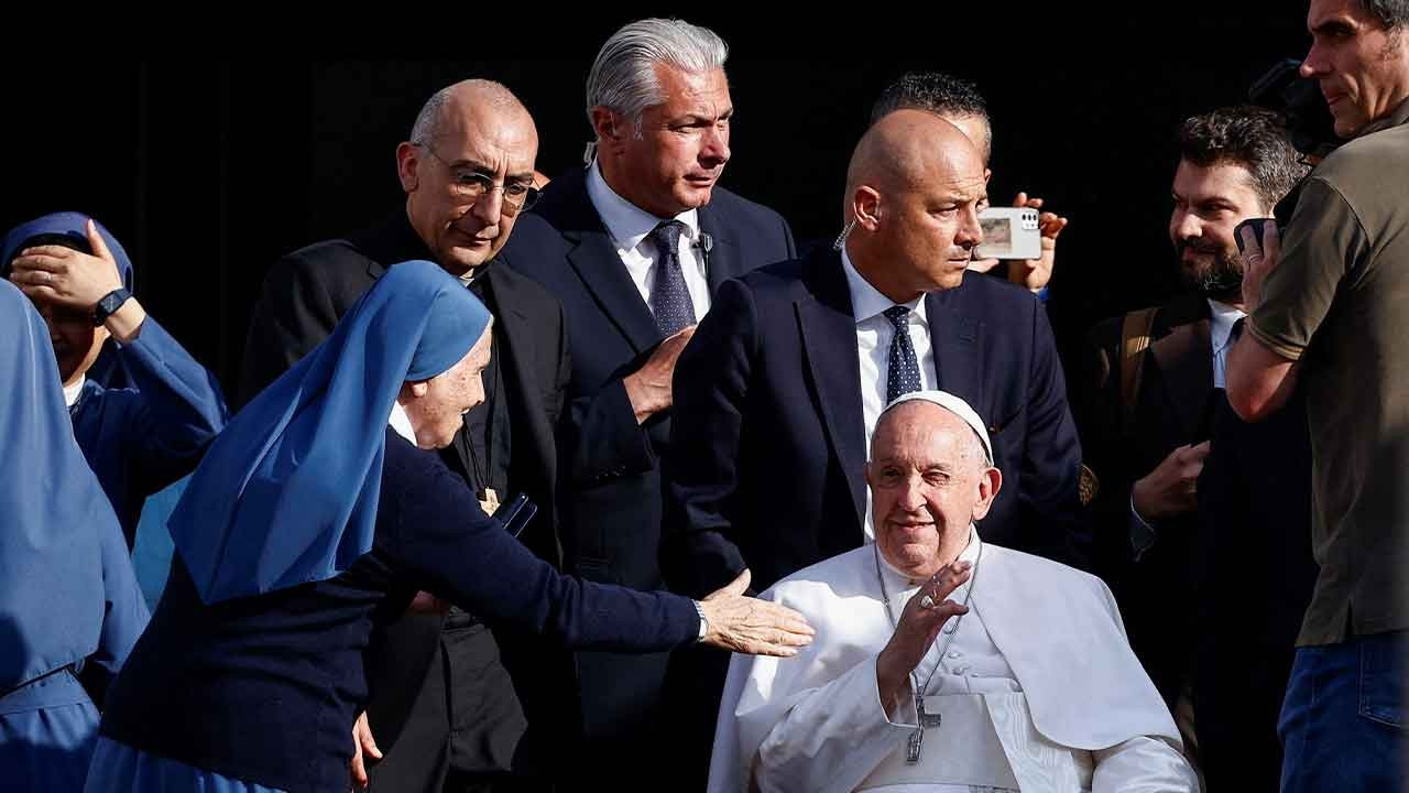 Papa hakkında şimdi de cinsiyetçilik iddiası: 'Dedikodu kadın işi'