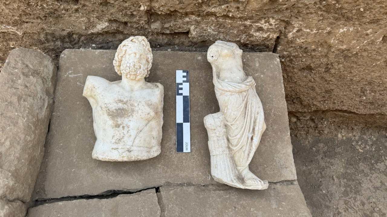 2 bin yıllık Zeus ve Afrodit heykelleri bulundu