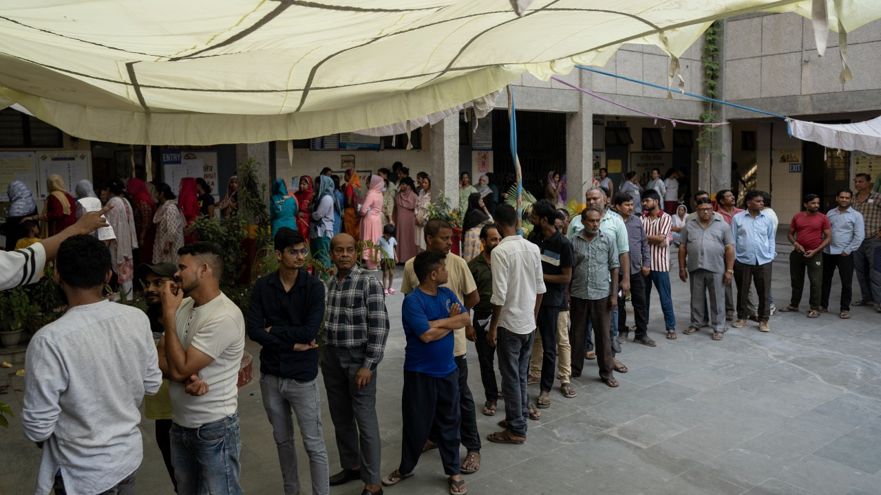 Hindistan'da seçim: 33 görevli sıcaktan öldü