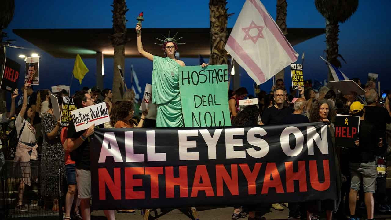 Rehine yakınlarından protesto: 'Tüm gözler Netanyahu'nun üzerinde'