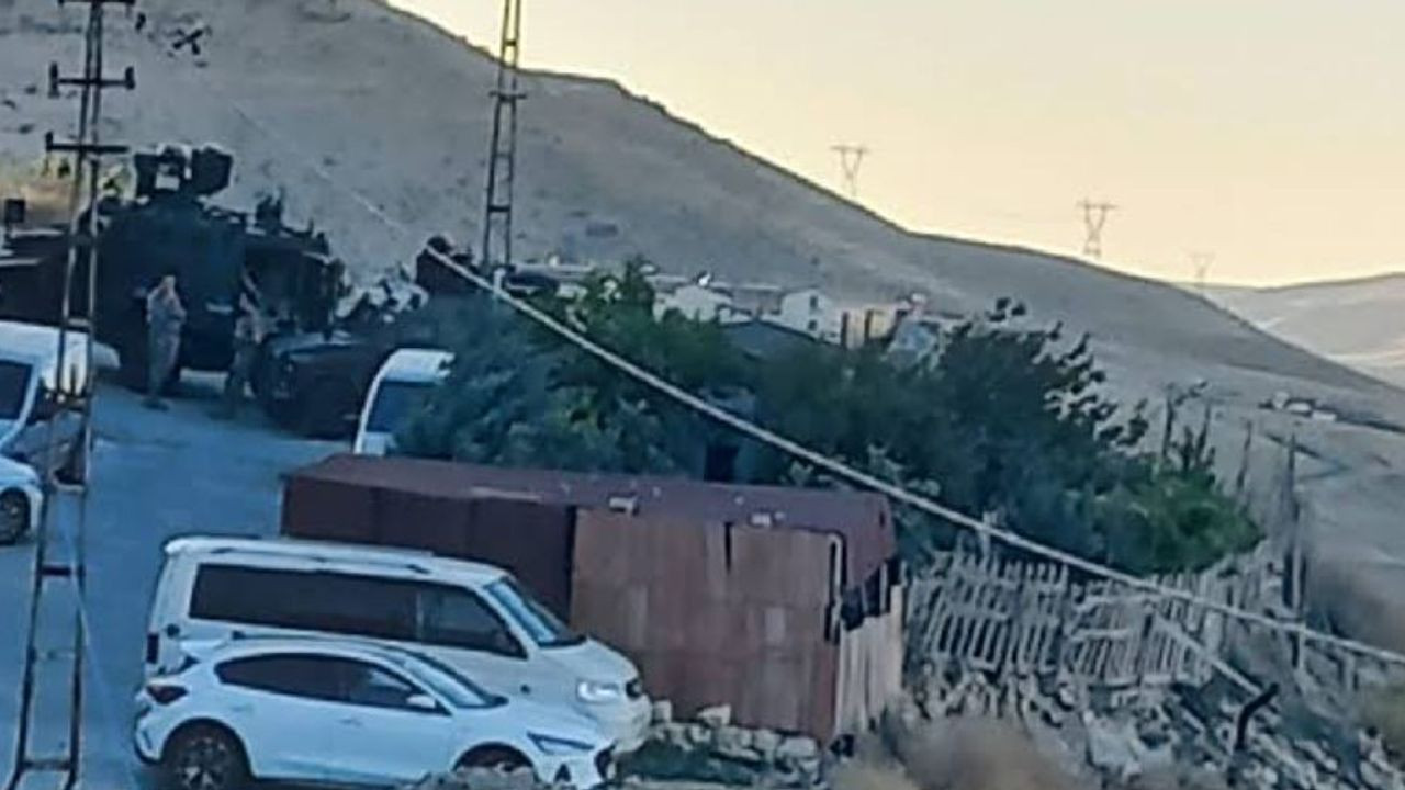 Mardin'de ev baskınları: Çok sayıda kişi gözaltına alındı